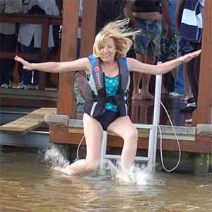 Anne Graves, an original polar plunge jumper, passed away of pancreatic cancer. Her friends and family gather for their New Year’s tradition to raise money for the Pancreatic Cancer Action Network.