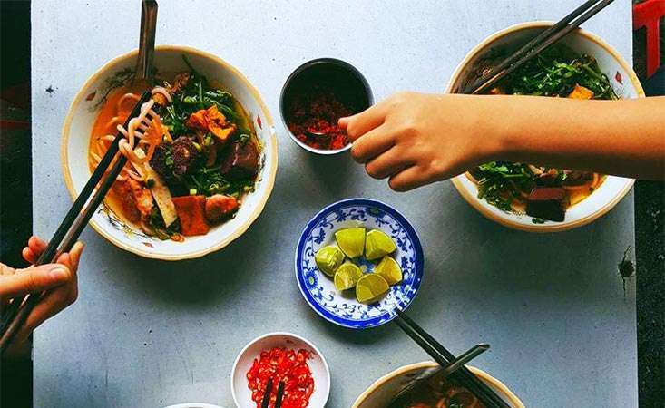 Feature image Diners reach for well-balanced meals consisting primarily of a variety of vegetables.