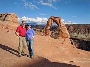 Stage 4 pancreatic cancer survivor and his wife on vacation in Utah desert national park