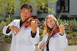 Cancer researcher and oncologist from Cedars-Sinai enjoy playing violin