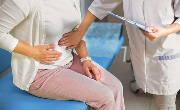 Feature image Patient with pancreatic cancer receives pain management from a supportive care specialist